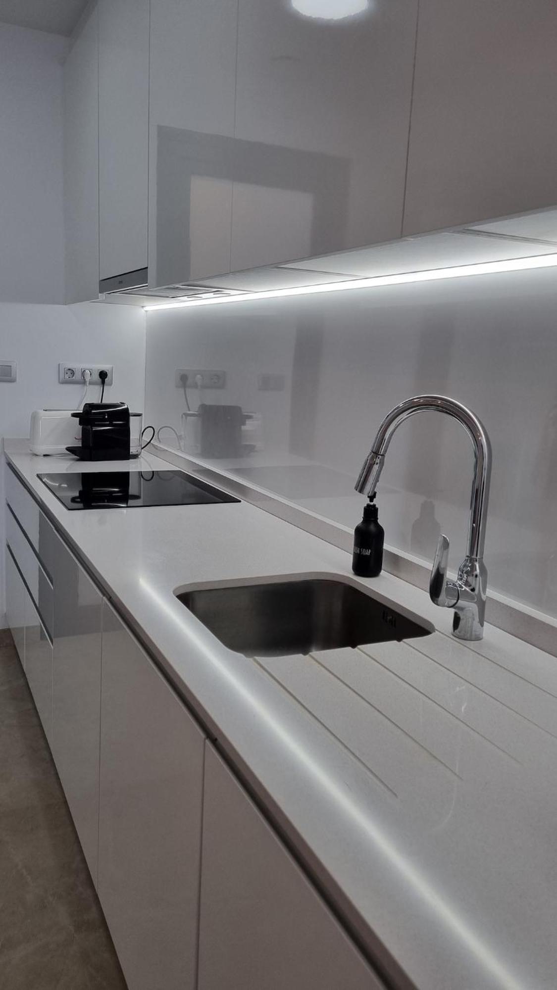 Sunset Cliffs Seaside Apartment Бенидорм Экстерьер фото
